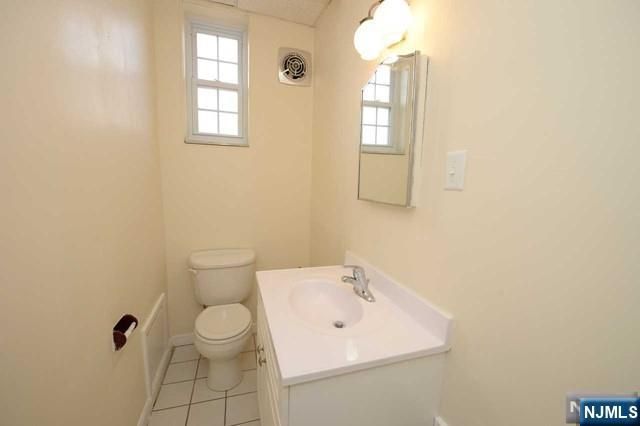 89 W Ridgewood Avenue, Ridgewood, NJ 07450