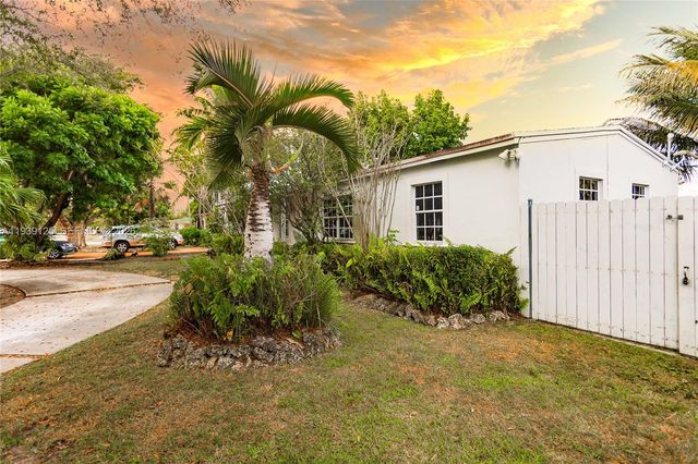 6765 SW 51st St, Miami, FL 33155