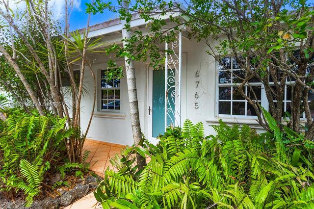 6765 SW 51st St, Miami, FL 33155