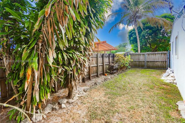 6765 SW 51st St, Miami, FL 33155