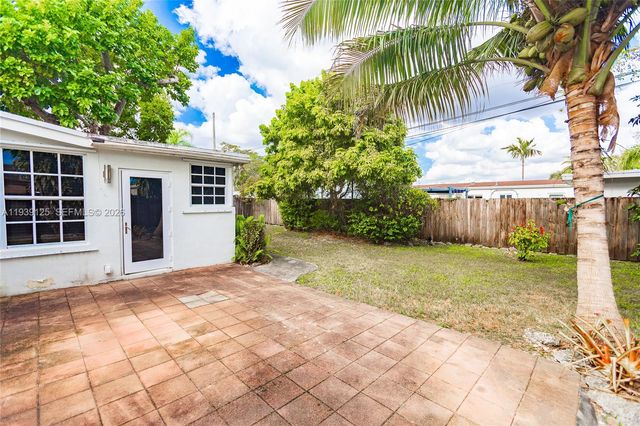 6765 SW 51st St, Miami, FL 33155