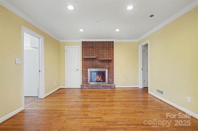 1215 Robinhood Circle, Charlotte, NC 28227