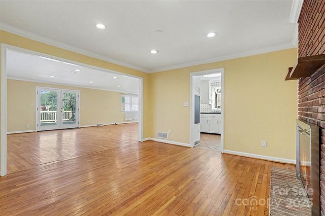 1215 Robinhood Circle, Charlotte, NC 28227