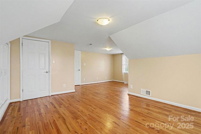 1215 Robinhood Circle, Charlotte, NC 28227