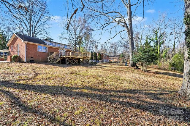 1215 Robinhood Circle, Charlotte, NC 28227