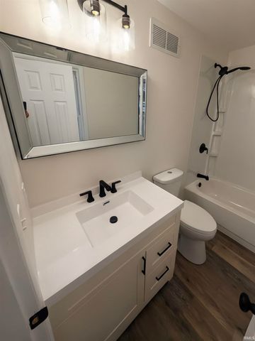 502 S 34th Street, South Bend, IN 46615