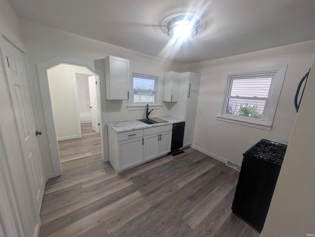 502 S 34th Street, South Bend, IN 46615