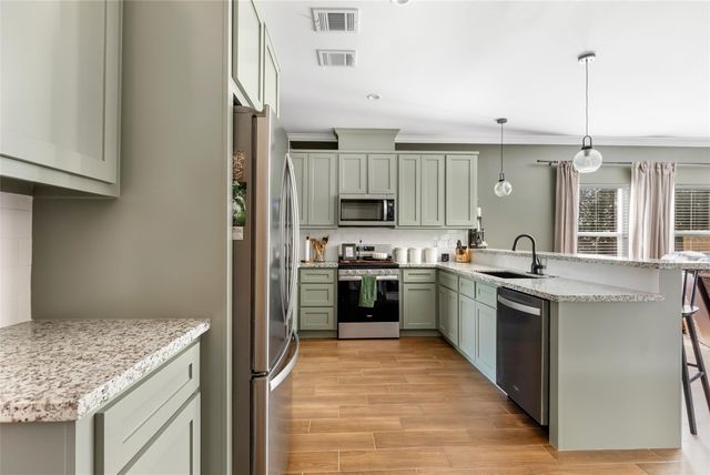 2201 Maple Avenue, Liberty, TX 77575