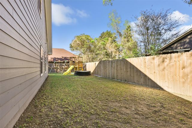 2201 Maple Avenue, Liberty, TX 77575