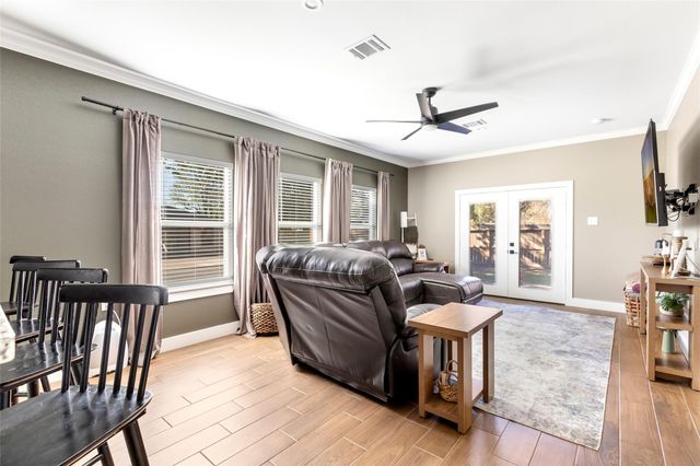 2201 Maple Avenue, Liberty, TX 77575