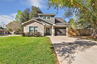 2201 Maple Avenue, Liberty, TX 77575