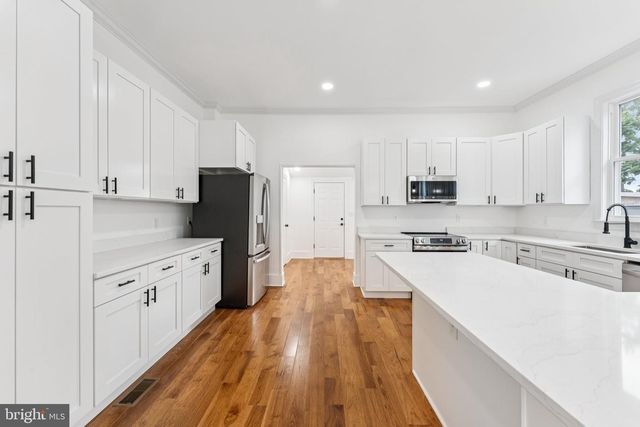 2105 4TH ST NE, Washington, DC 20002