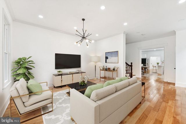 2105 4TH ST NE, Washington, DC 20002