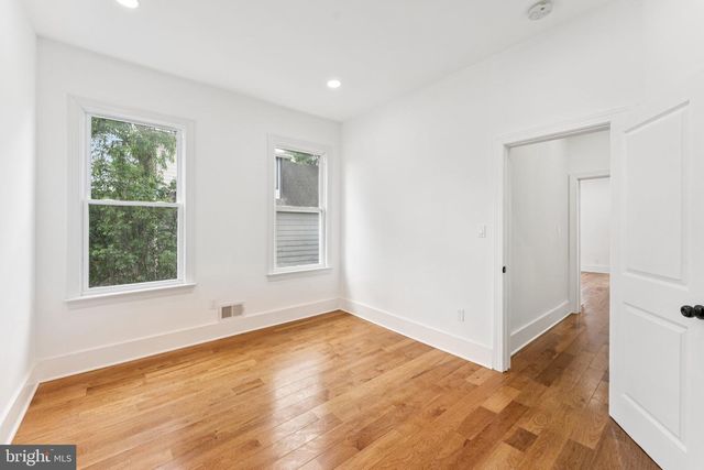 2105 4TH ST NE, Washington, DC 20002