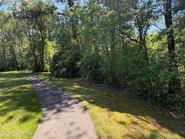 470A Chelsea Court, Manchester, NJ 08759