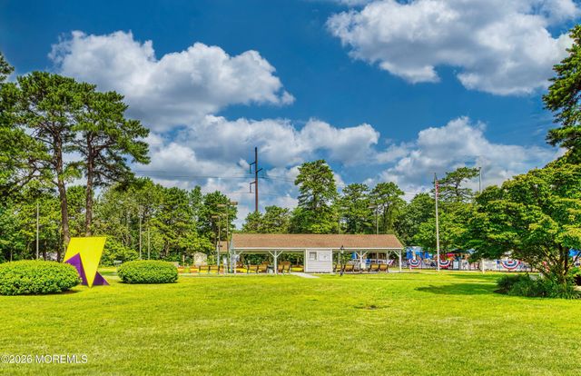 470A Chelsea Court, Manchester, NJ 08759