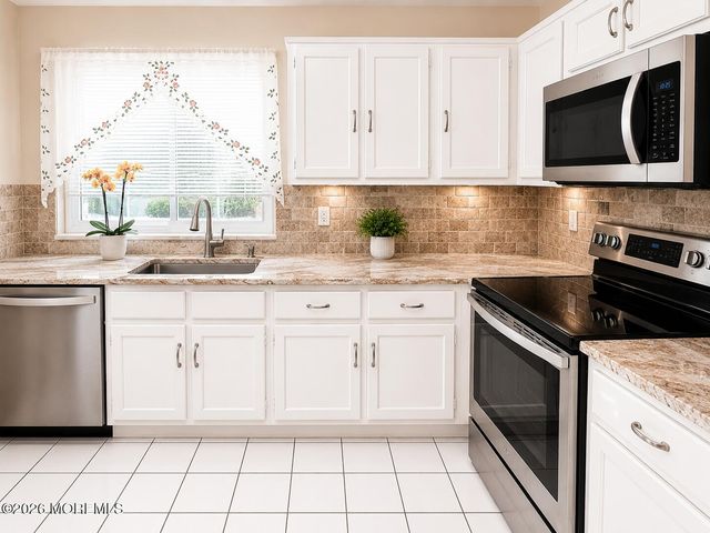 470A Chelsea Court, Manchester, NJ 08759