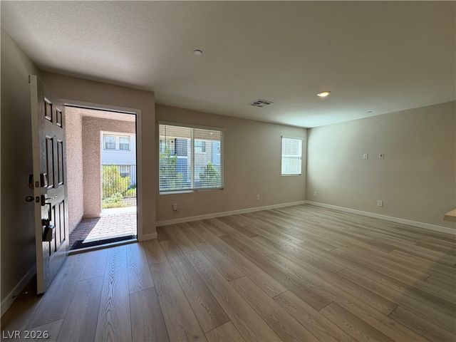 6276 Foxes Dale Street, Las Vegas, NV 89166