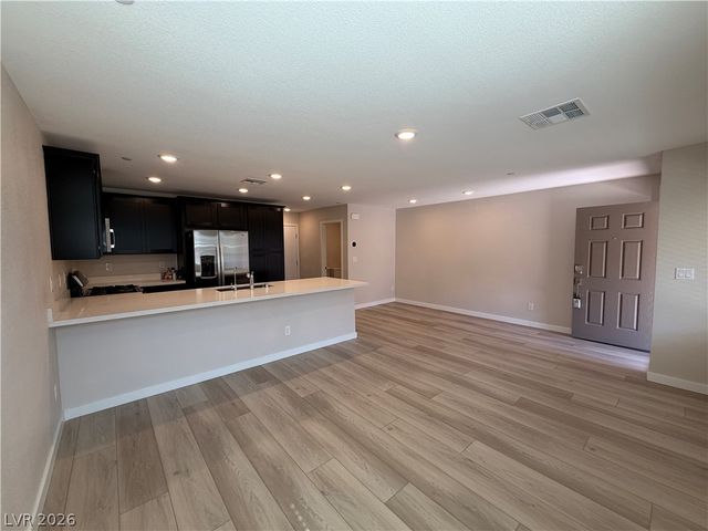 6276 Foxes Dale Street, Las Vegas, NV 89166