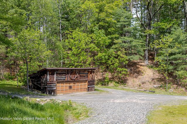 134 Irish Cape Road, Napanoch, NY 12458