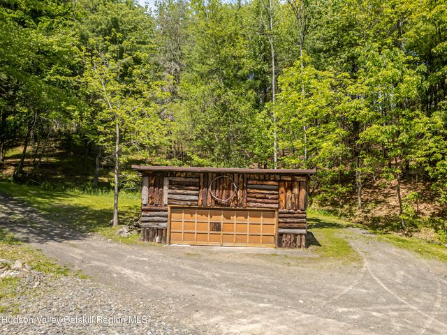 134 Irish Cape Road, Napanoch, NY 12458