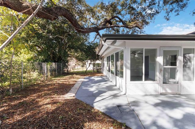 8026 HUNTERS WHIP ROW CIRCLE, Hudson, FL 34667