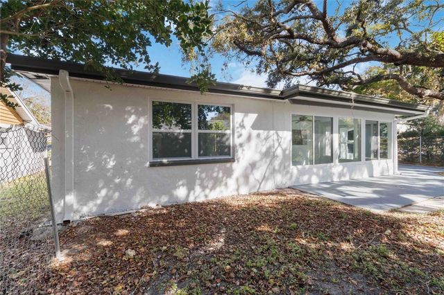 8026 HUNTERS WHIP ROW CIRCLE, Hudson, FL 34667