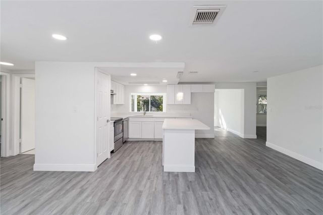 8026 HUNTERS WHIP ROW CIRCLE, Hudson, FL 34667