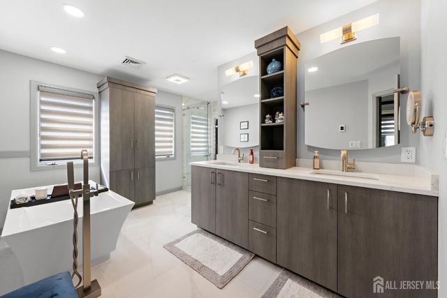 1 1st Avenue, Monroe, NJ 08831