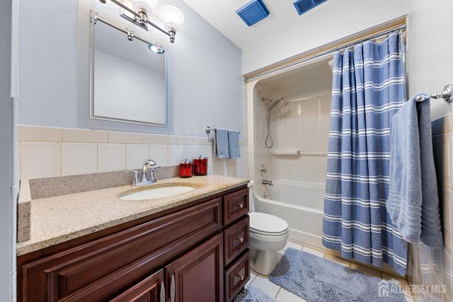 1 1st Avenue, Monroe, NJ 08831
