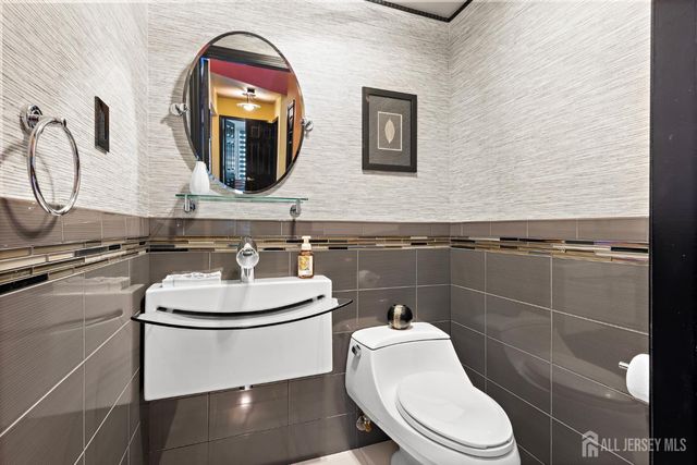 1 1st Avenue, Monroe, NJ 08831