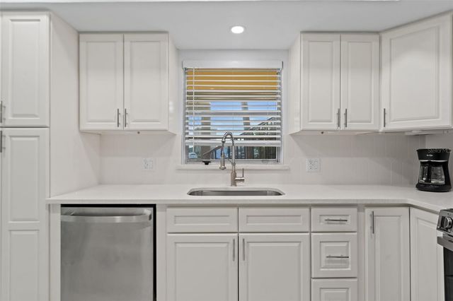 4700 COVE CIRCLE 102, St Petersburg, FL 33708