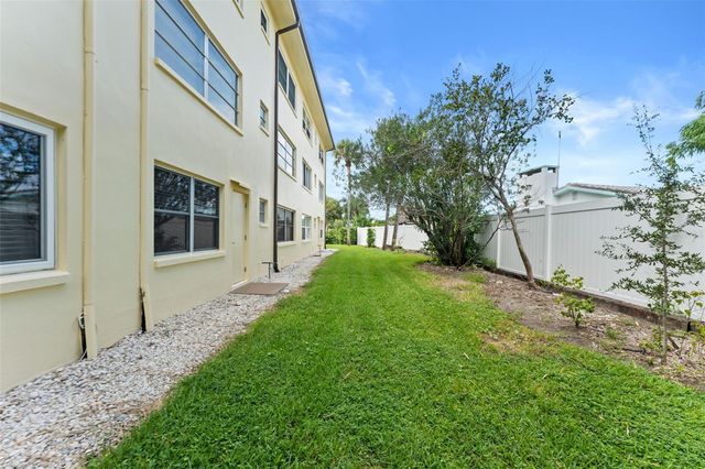 4700 COVE CIRCLE 102, St Petersburg, FL 33708