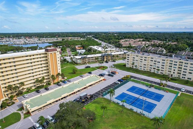 4700 COVE CIRCLE 102, St Petersburg, FL 33708