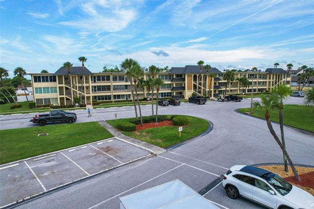 4700 COVE CIRCLE 102, St Petersburg, FL 33708