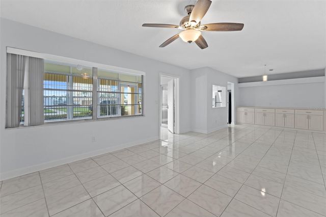 4700 COVE CIRCLE 102, St Petersburg, FL 33708