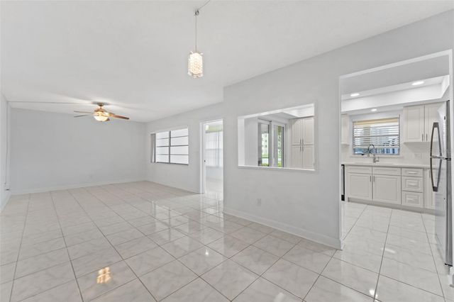 4700 COVE CIRCLE 102, St Petersburg, FL 33708