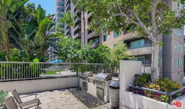 600 W 9th Street 1505, Los Angeles, CA 90015