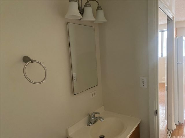 2407 Tusitala Street 304, Honolulu, HI 96815