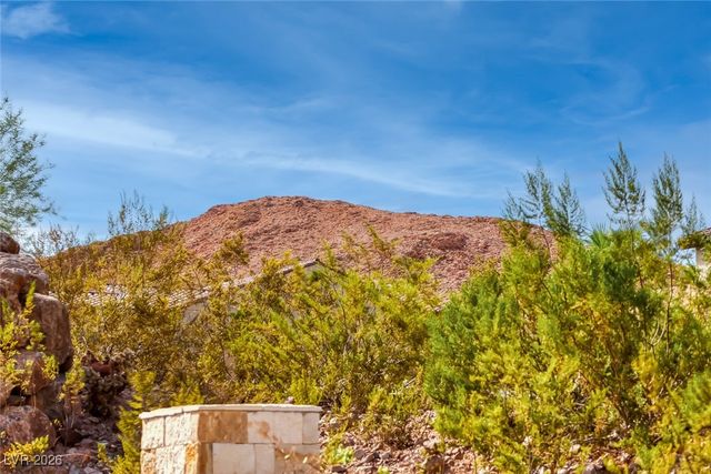 57 Stone Yucca Court, Henderson, NV 89011