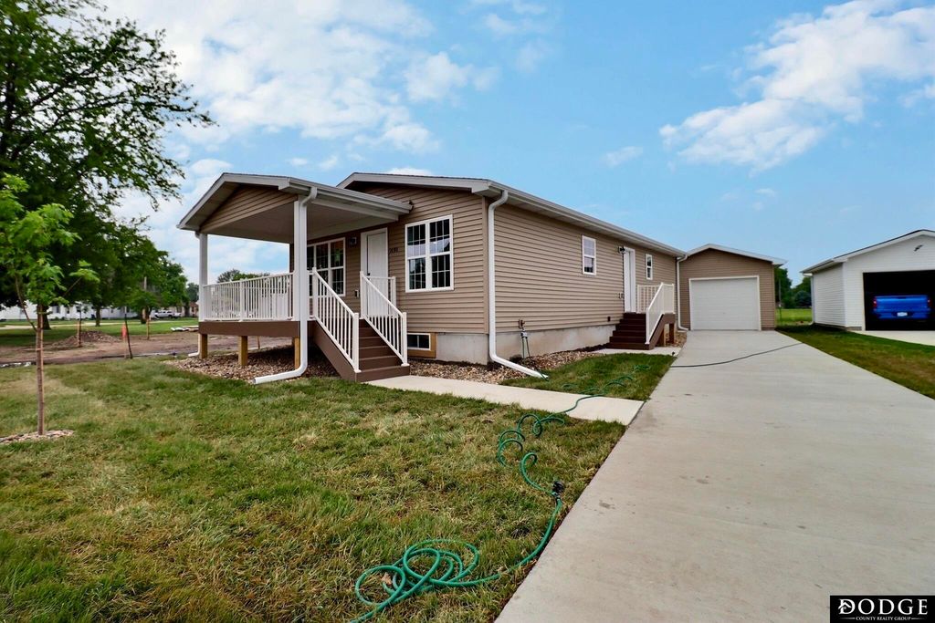 1490 E 2nd Street, Fremont, NE 68025