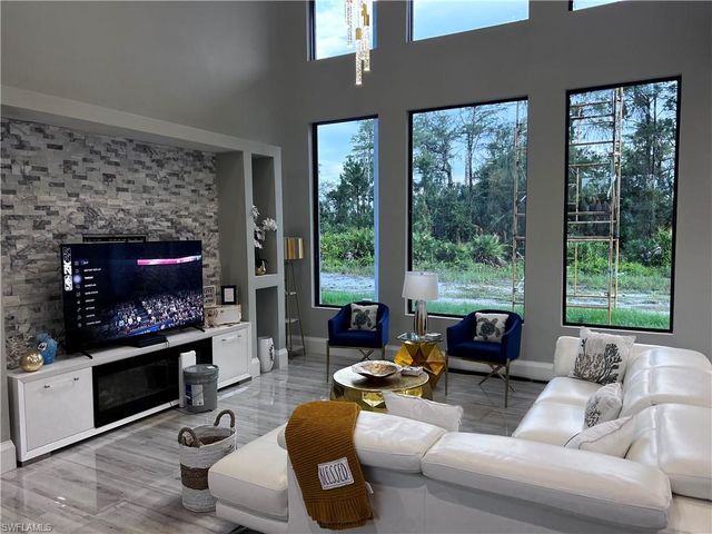 2644 37th AVE NE, Naples, FL 34120