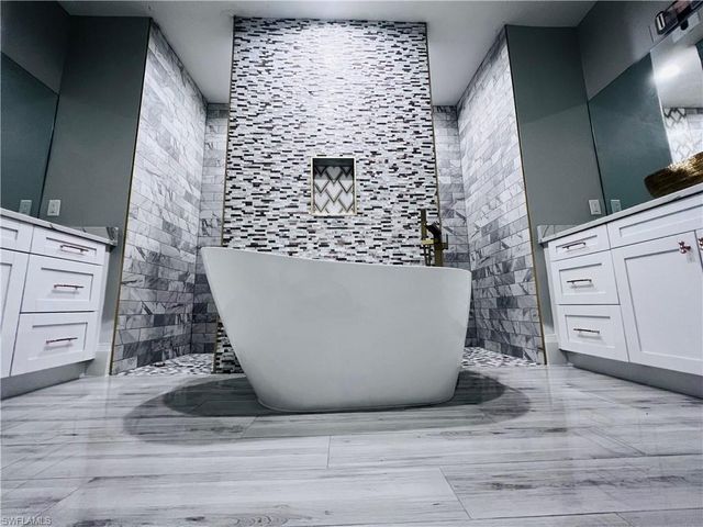 2644 37th AVE NE, Naples, FL 34120