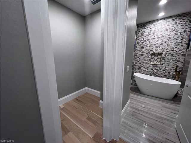 2644 37th AVE NE, Naples, FL 34120