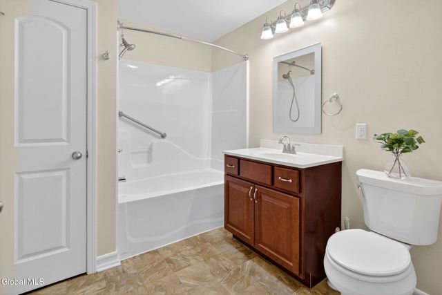 178 Paddock Circle, Rotterdam, NY 12306