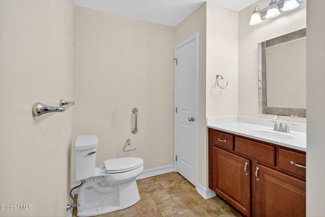 178 Paddock Circle, Rotterdam, NY 12306