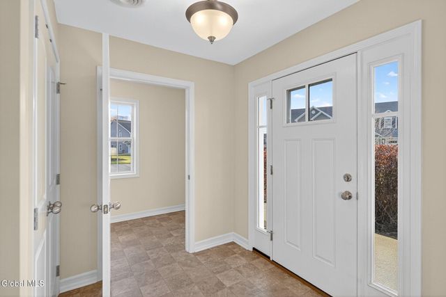 178 Paddock Circle, Rotterdam, NY 12306