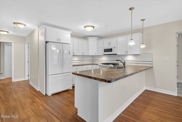 178 Paddock Circle, Rotterdam, NY 12306