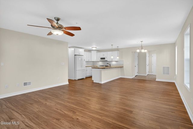 178 Paddock Circle, Rotterdam, NY 12306