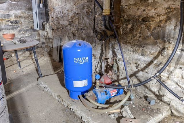 22-25 Macomber Rd, Monson, MA 01057